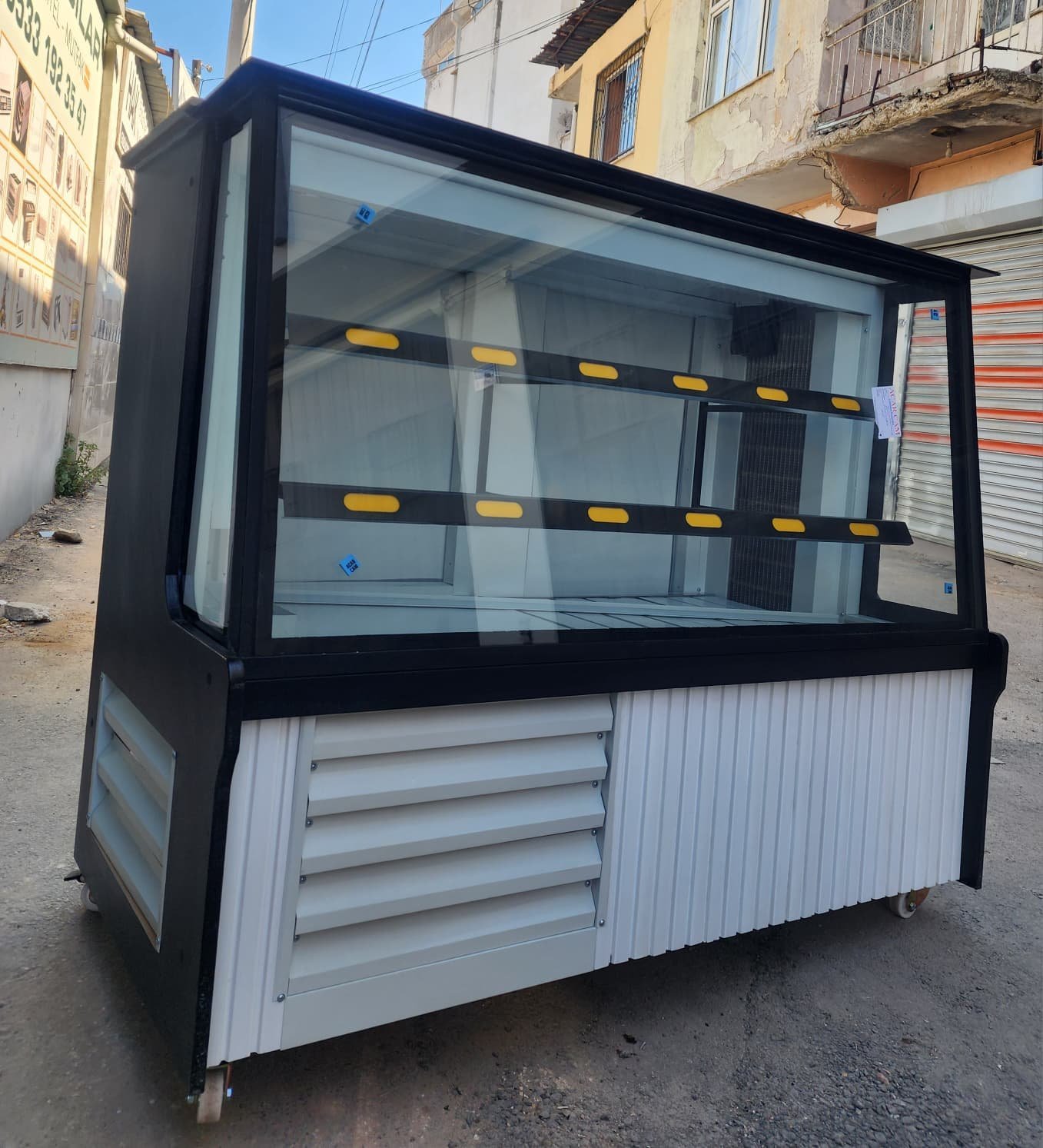 Teşhir ve Servis Ekipmanları