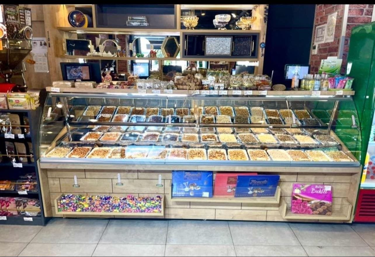 Kuruyemiş ve Bakliyat Teşhir Reyonu